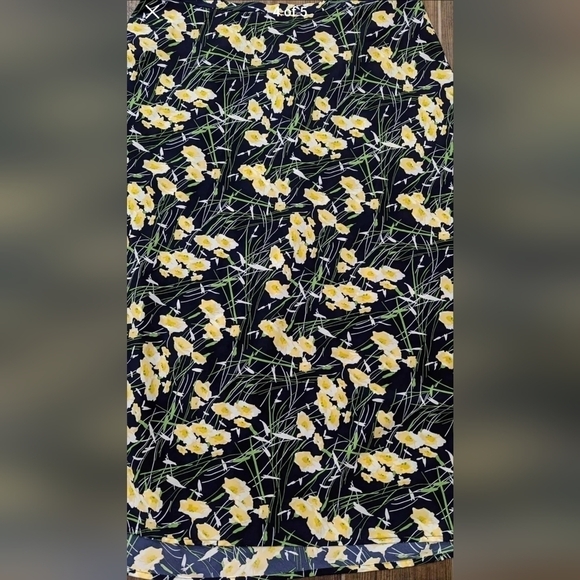 Floral Skirt Size 20W - Picture 6 of 9